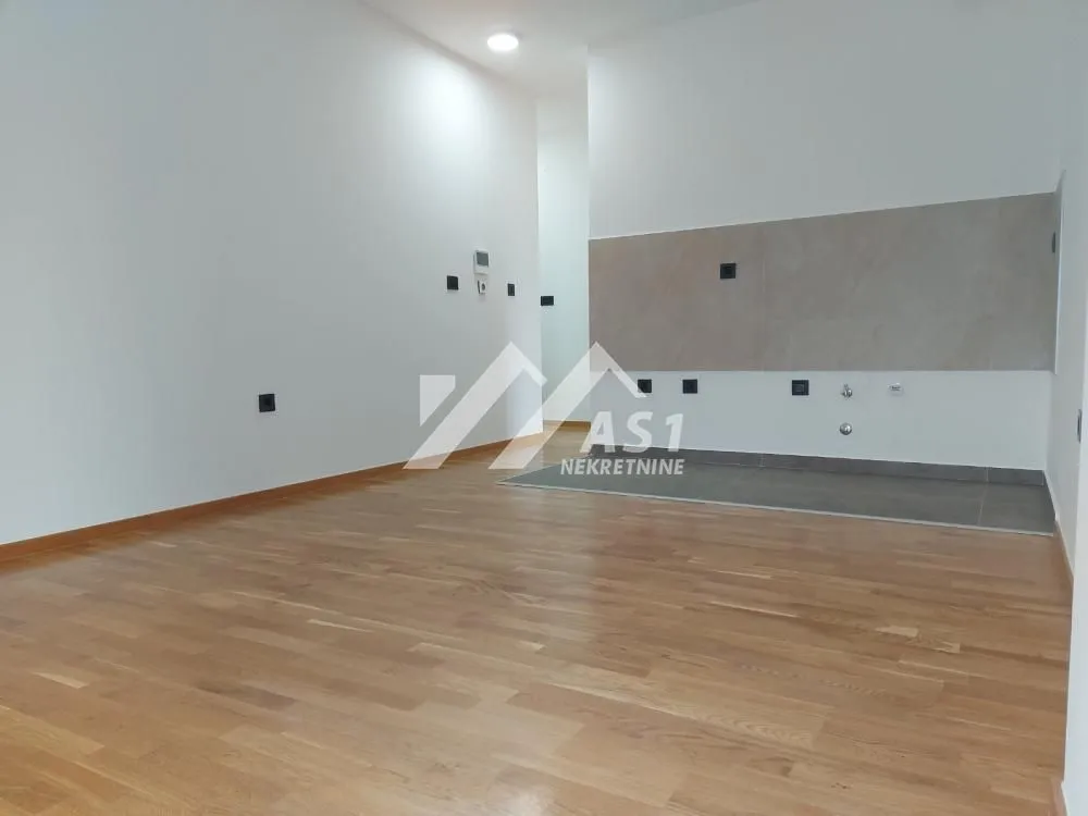 Izdavanje, dvosoban stan, 50m², Sajam, Novi Sad Sve Podlokacije