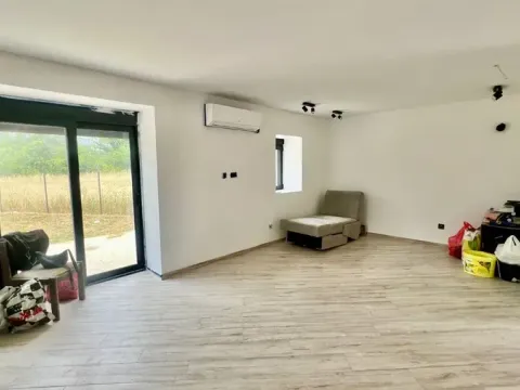 Prodaja, kuća, 79m², Golubovci, Podgorica - image 6