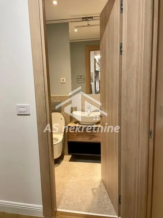 Rent, two bedroom apartment, 42m², Vračar Sve Podlokacije, Beograd