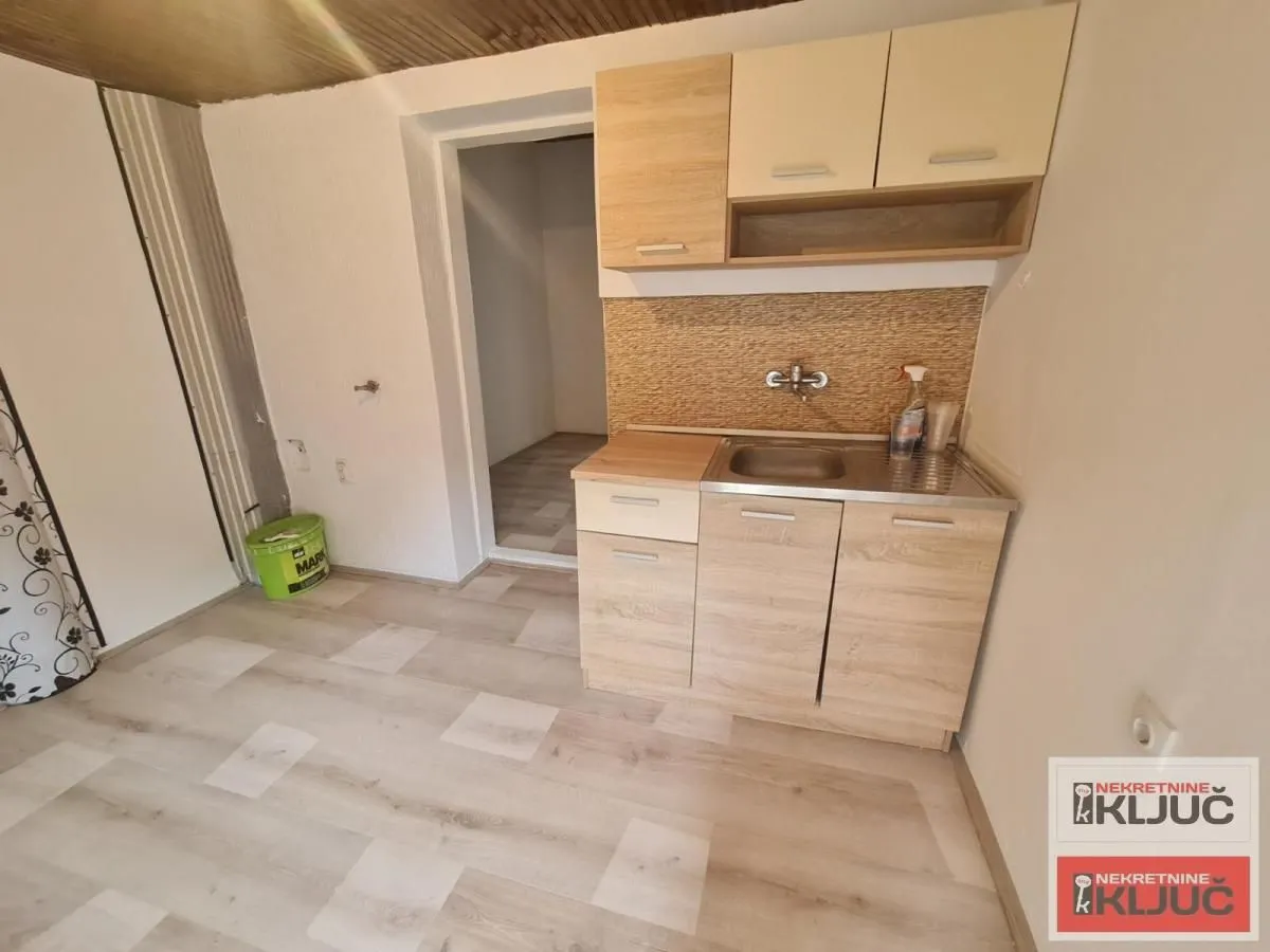 Prodaja, dvosoban stan, 37m², Podbara, Novi Sad Sve Podlokacije