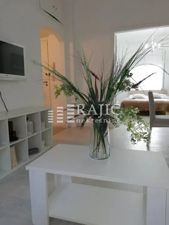 Rent, two bedroom apartment, 40m², Kosančićev Venac, Beograd