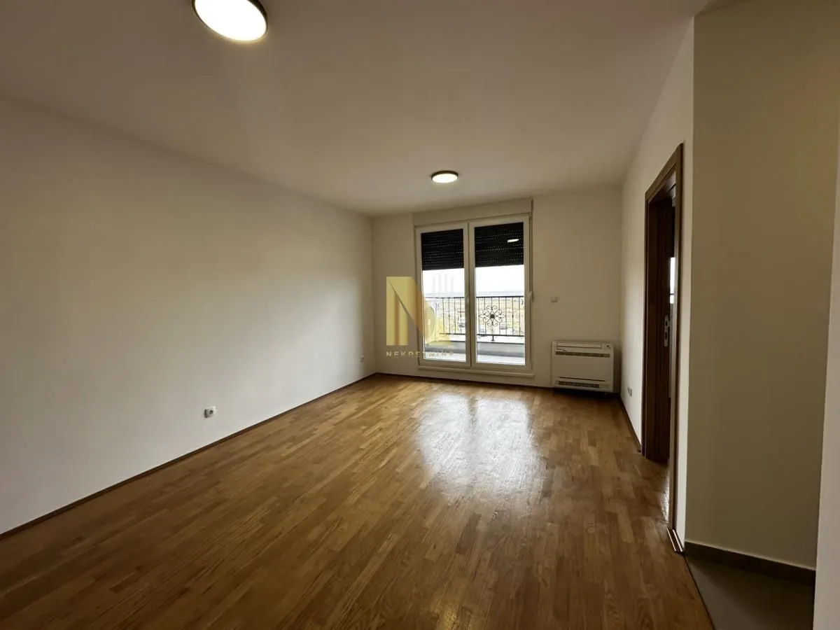 Prodaja, četvorosoban stan, 80m², Mišeluk, Petrovaradin