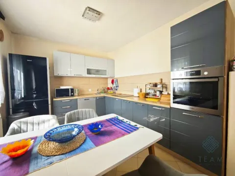 Izdavanje, trosoban stan, 90m², Donja Gorica, Podgorica - image 6