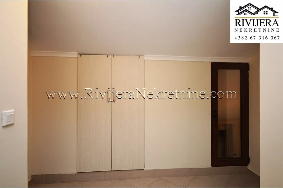Sale, four bedroom apartment, 105m², Dobrota, Kotor