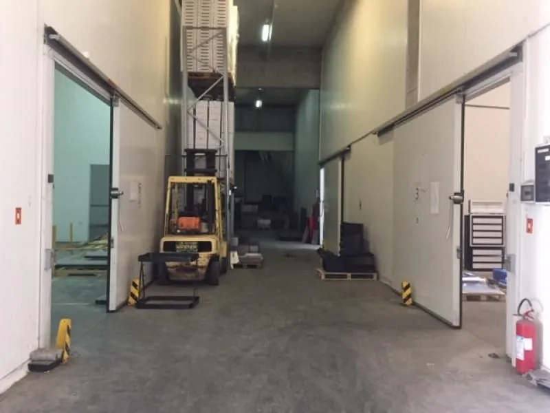 Rent, office space, 1500m², Šimanovci, Pećinci