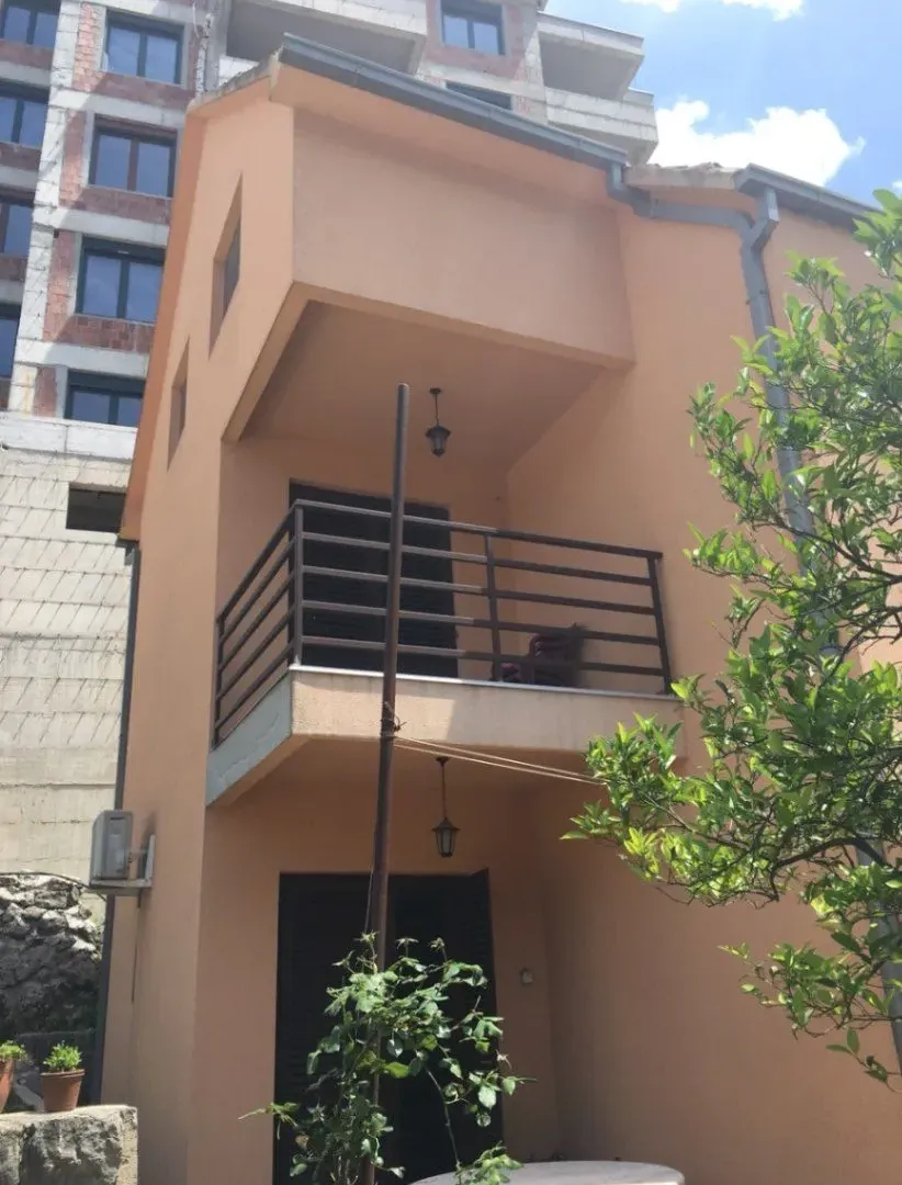 Sale, house, 250000m², Dobrota, Kotor