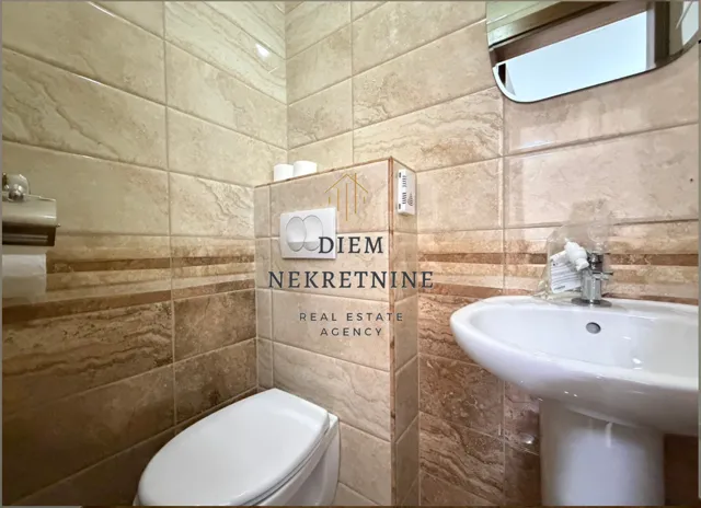 Rent, office space, 56m², City Kvart, Podgorica