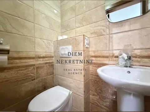 Rent, office space, 56m², City Kvart, Podgorica - image 9