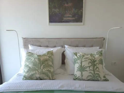Rent, one bedroom apartment, 46m², Bečići, Budva - image 12