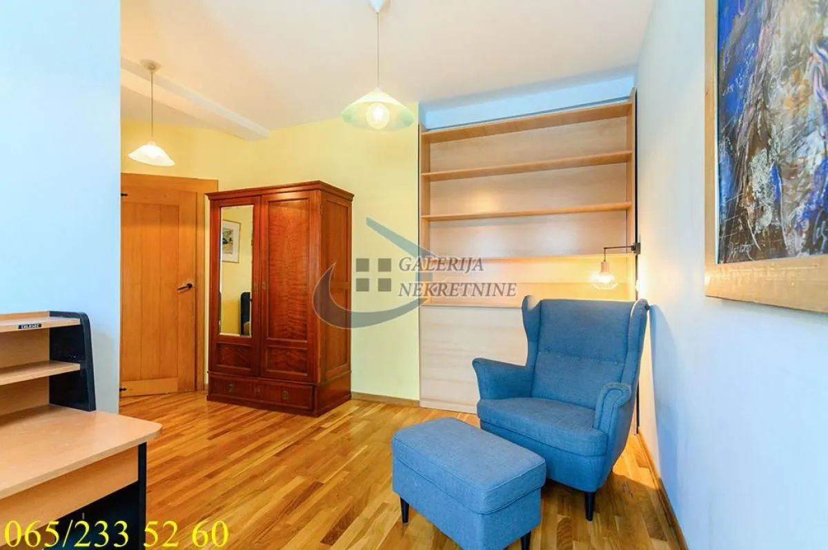 Sale, three bedroom apartment, 78m², Stari Grad, Beograd
