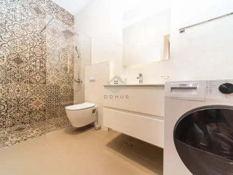 Izdavanje, četvorosoban stan, 130m², Master Kvart, Podgorica - image 10