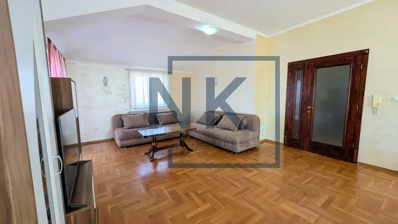 Rent, four bedroom apartment, 150m², Stari Aerodrom, Podgorica