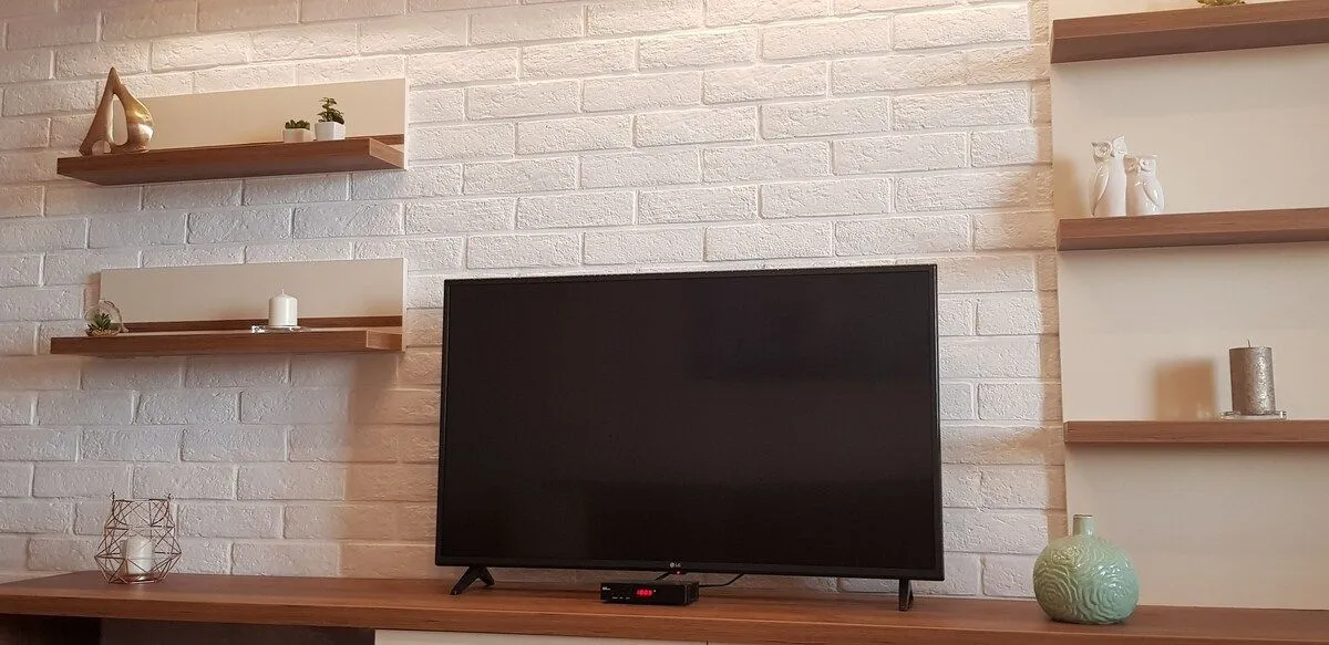 Izdavanje, jednosoban stan, 49m², Centar, Tivat