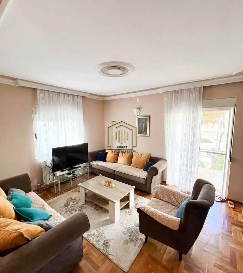 Izdavanje, trosoban stan, 120m², City Kvart, Podgorica