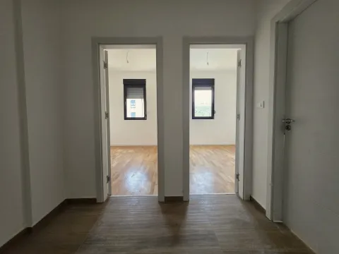 Izdavanje, stan, 64m², Tološi, Podgorica - image 10