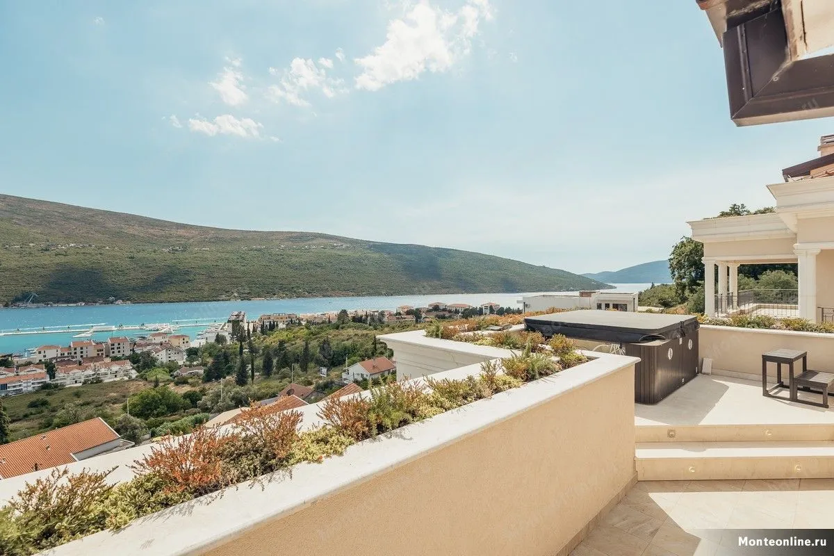Prodaja, trosoban stan, 133m², Herceg Novi, Crna Gora