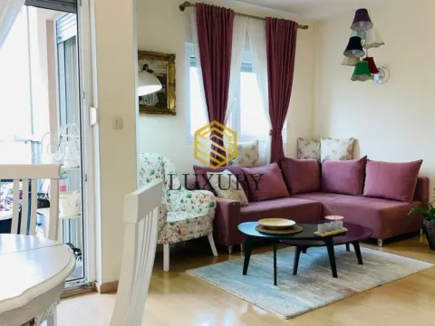 Izdavanje, jednosoban stan, 55m², City Kvart, Podgorica - image 8