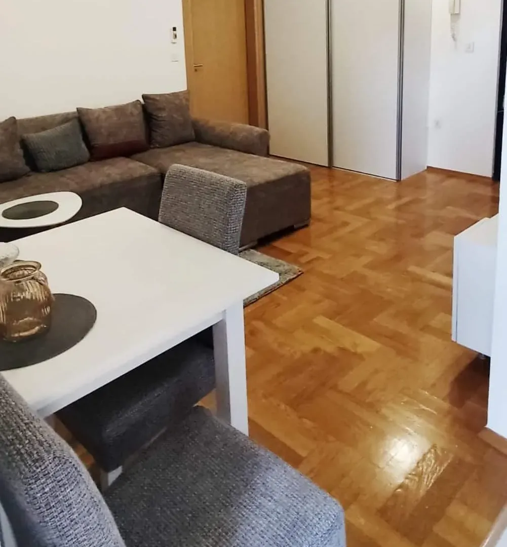 Izdavanje, jednosoban stan, 36m², Stari Aerodrom, Podgorica