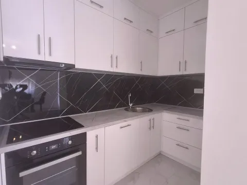 Izdavanje, stan, 76m², Krivi Most, Podgorica - image 12