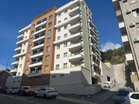 Prodaja, jednosoban stan, 44m², Bečići, Budva