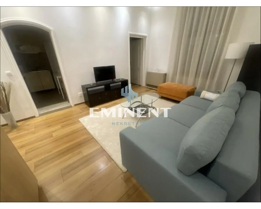 Izdavanje, stan, 42m², Stari Grad, Beograd