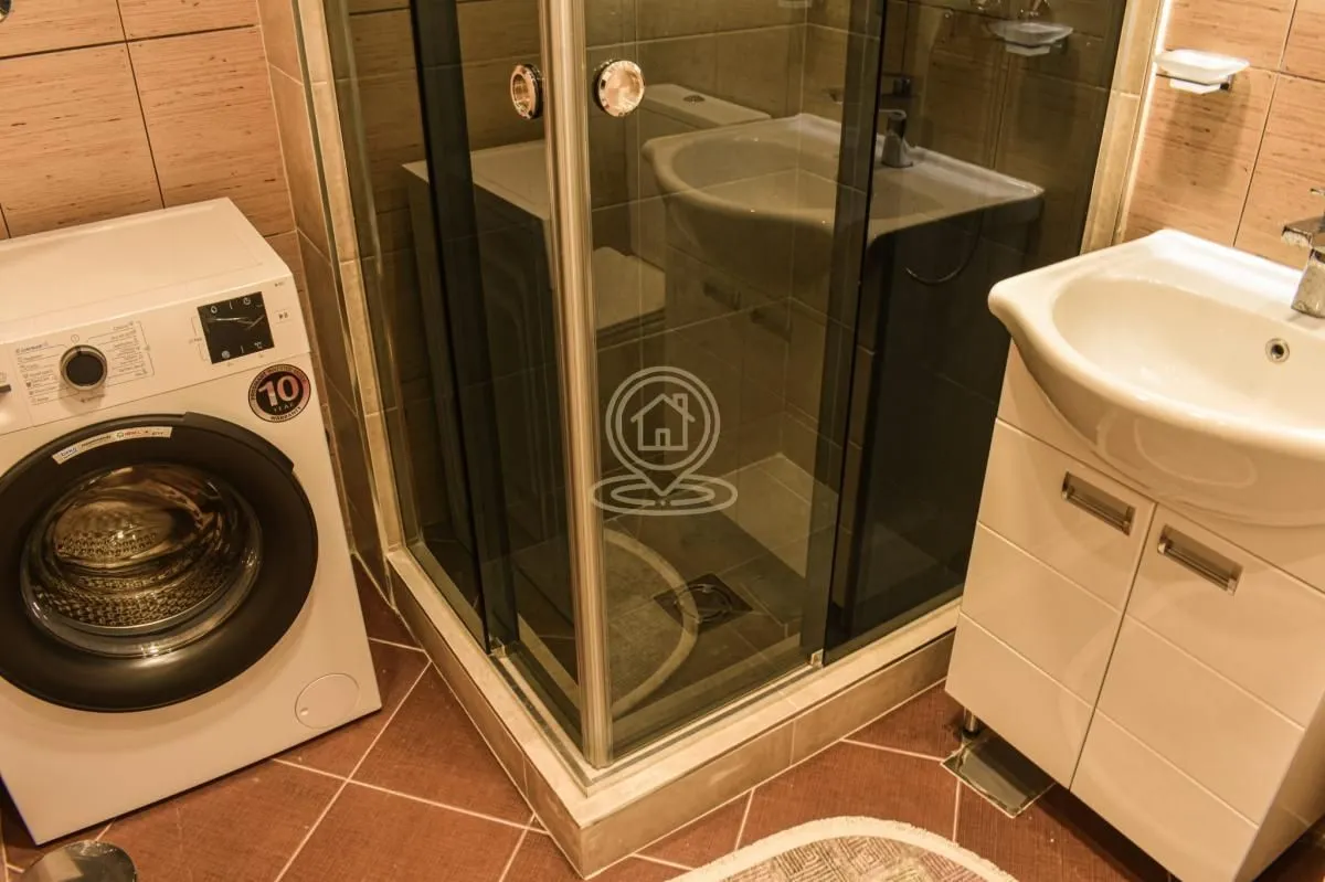 Izdavanje, dvosoban stan, 78m², Južni Bulevar, Vračar Sve Podlokacije