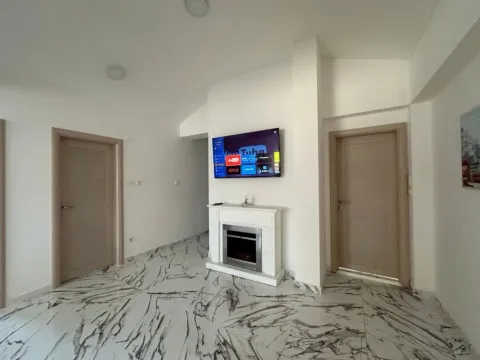 Prodaja, četvorosoban stan, 87m², Centar, Budva - image 3