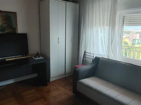 Kuća in Malo Brdo