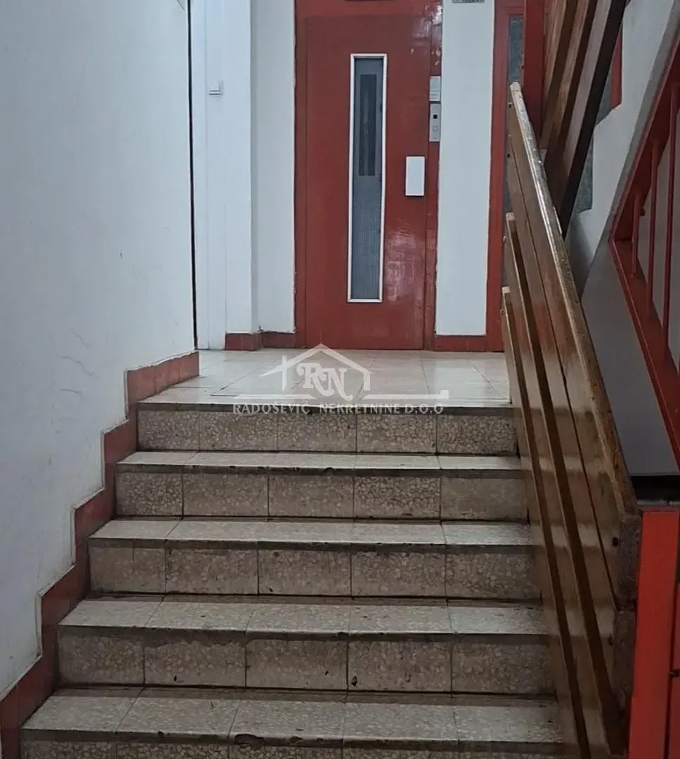 Prodaja, trosoban stan, 77m², Banjica, Voždovac Sve Podlokacije