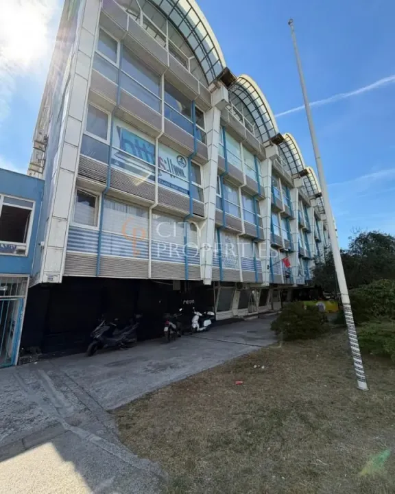 Izdavanje, poslovni prostor, 157m², Centar, Podgorica