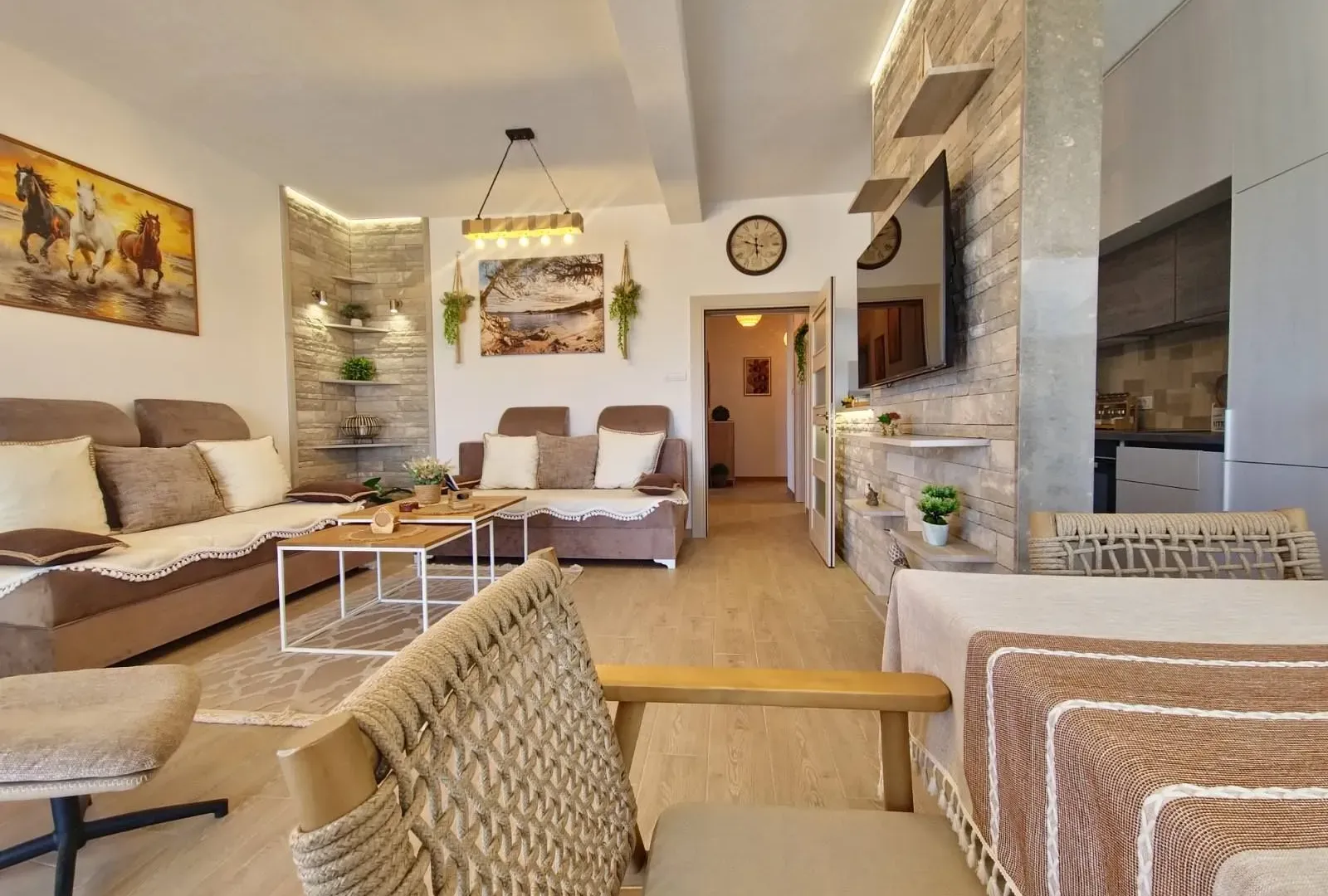 Izdavanje, kuća, 110m², Krimovica, Kotor