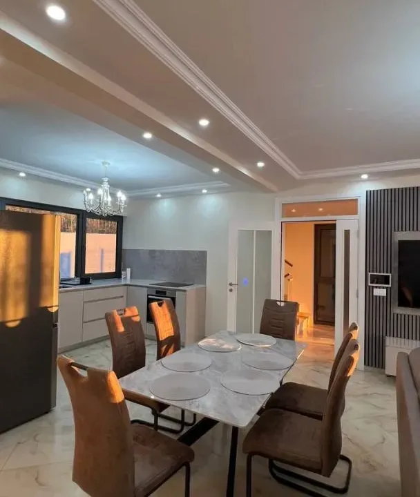 Rent, house, 286m², Donja Lastva, Tivat