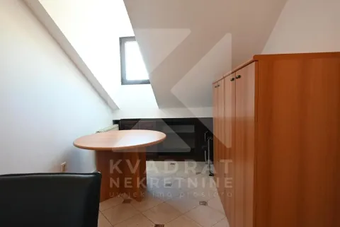 Rent, office space, 150m², Centar, Podgorica - image 13