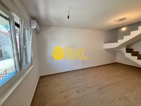 Prodaja, trosoban stan, 65m², Cvetkova Pijaca, Zvezdara Sve Podlokacije - image 1