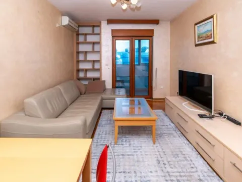 Izdavanje, jednosoban stan, 50m², Preko Morače, Podgorica