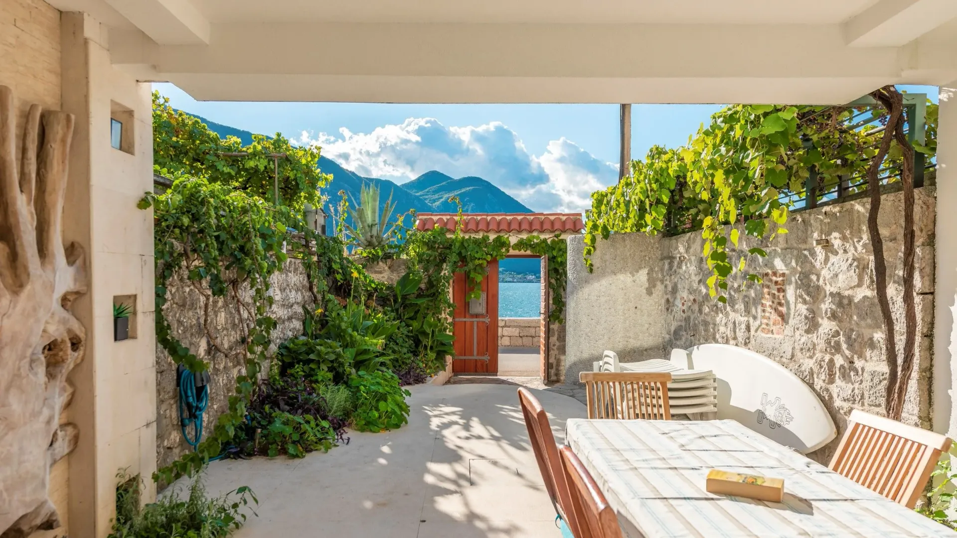 Prodaja, kuća, 232m², Kotor, Crna Gora
