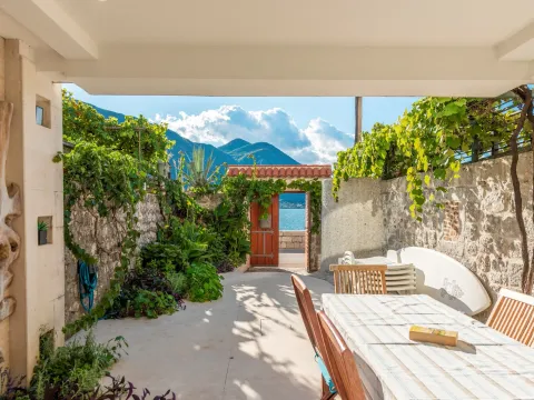 Prodaja, kuća, 232m², Kotor, Crna Gora - image 4