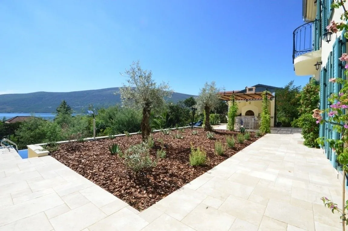 Prodaja, kuća, 184m², Baošići, Herceg Novi