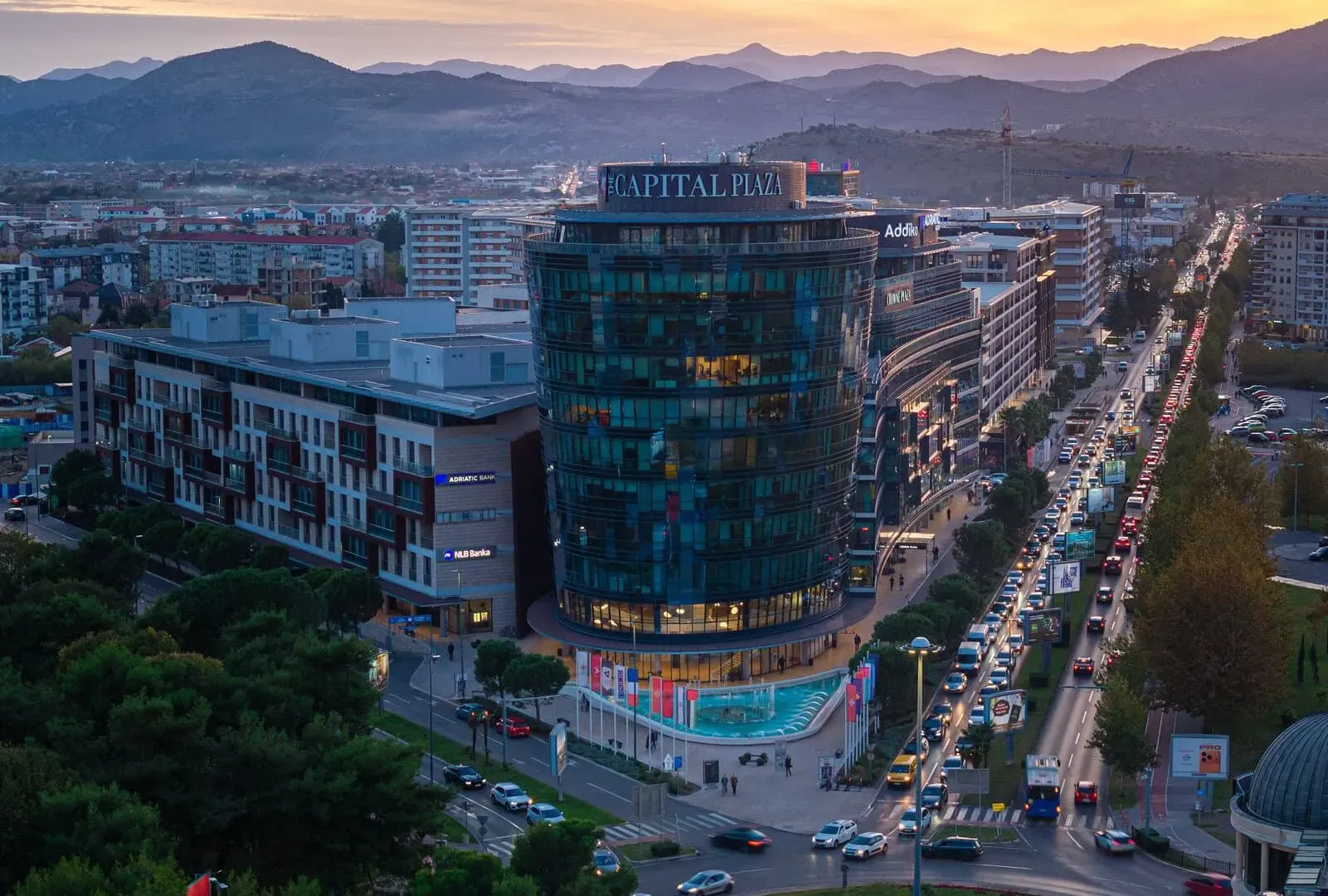 Prodaja, trosoban stan, 203m², Kod Capital Plaze, Podgorica