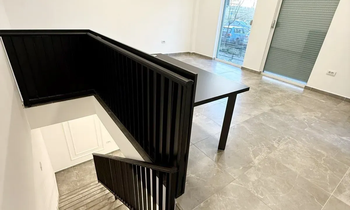 Rent, office space, 50m², Blok 9, Podgorica