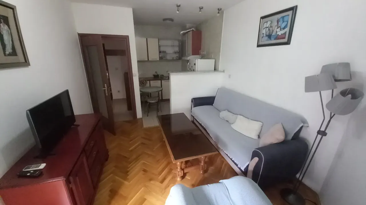 Rent, one bedroom apartment, 40m², Blok 9, Podgorica