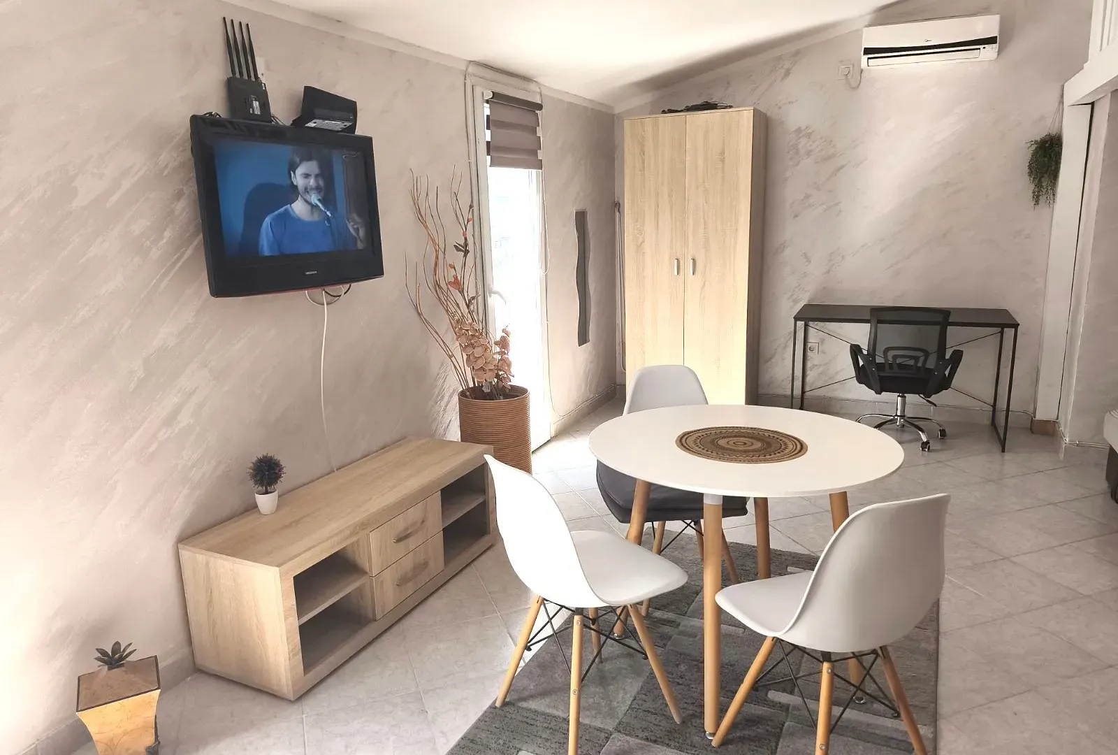 Rent, studio apartment, 40m², Stari Aerodrom, Podgorica