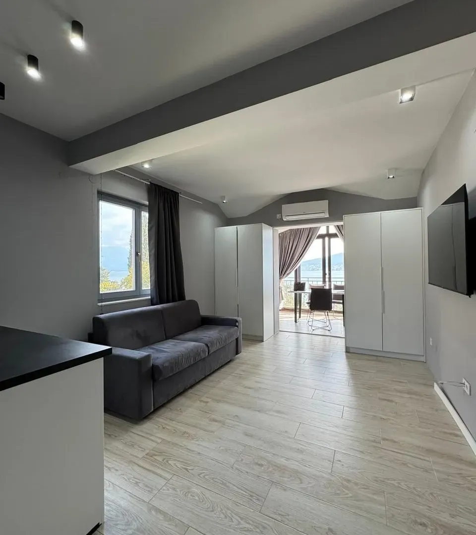 Prodaja, jednosoban stan, 45m², Baošići, Herceg Novi