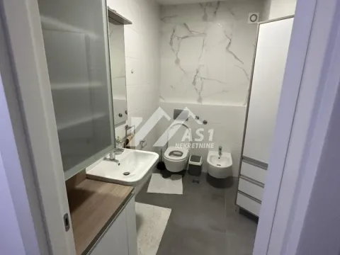 Izdavanje, trosoban stan, 76m², Adamovićevo Naselje, Novi Sad Sve Podlokacije - image 9