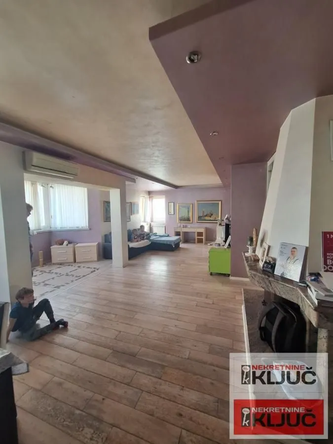 Prodaja, stan, 174m², Bulevar Oslobodjenja, Novi Sad Sve Podlokacije