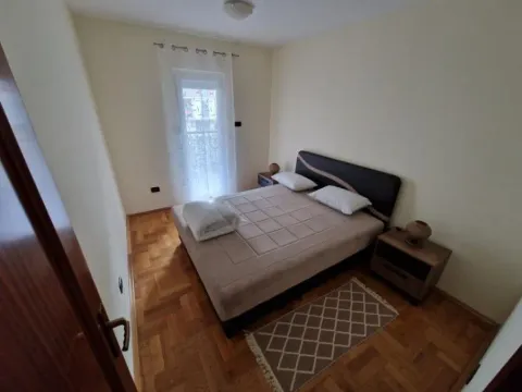 Izdavanje, dvosoban stan, 55m², Krivi Most, Podgorica - image 9