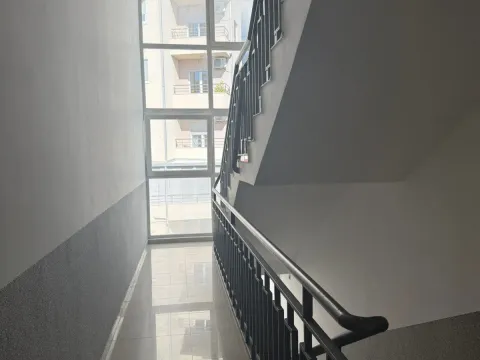 Rent, one bedroom apartment, 38m², Budva, Crna Gora - image 11