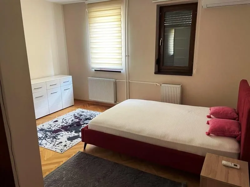 Izdavanje, trosoban stan, 85m², Medicinski fakultet, Niš