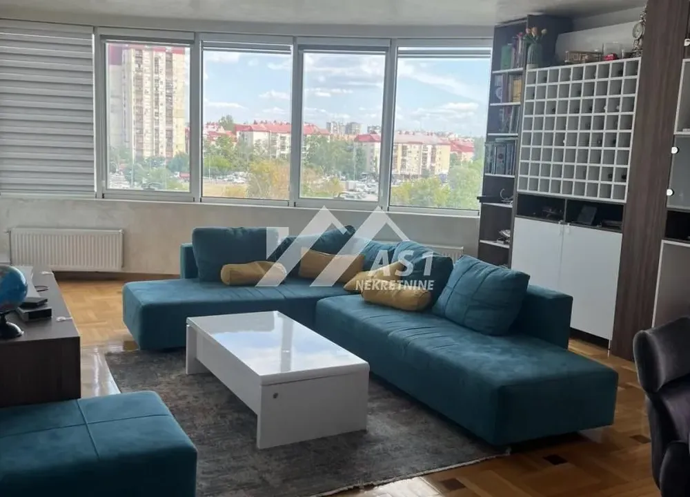 Izdavanje, četvorosoban stan, 115m², Bulevar Evrope, Novi Sad Sve Podlokacije