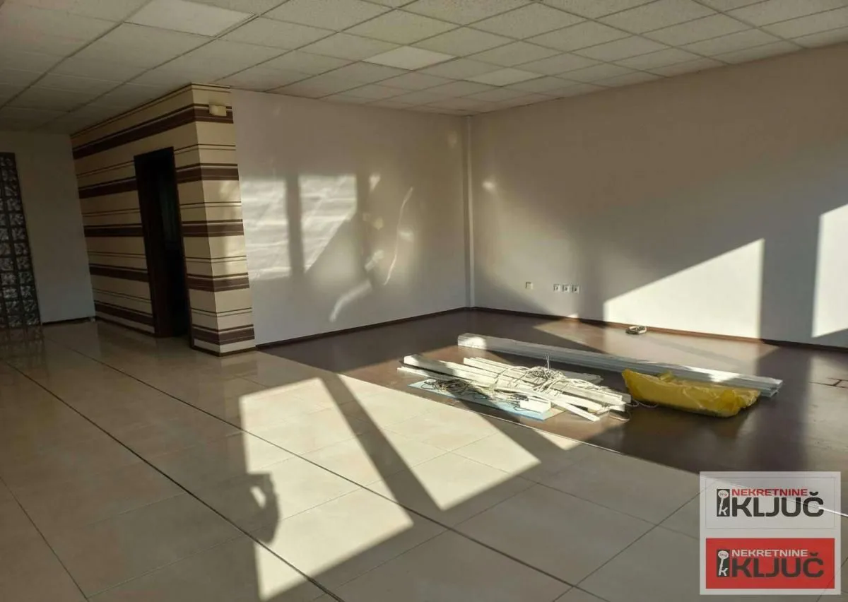 Izdavanje, poslovni prostor, 102m², Liman 4, Novi Sad Sve Podlokacije